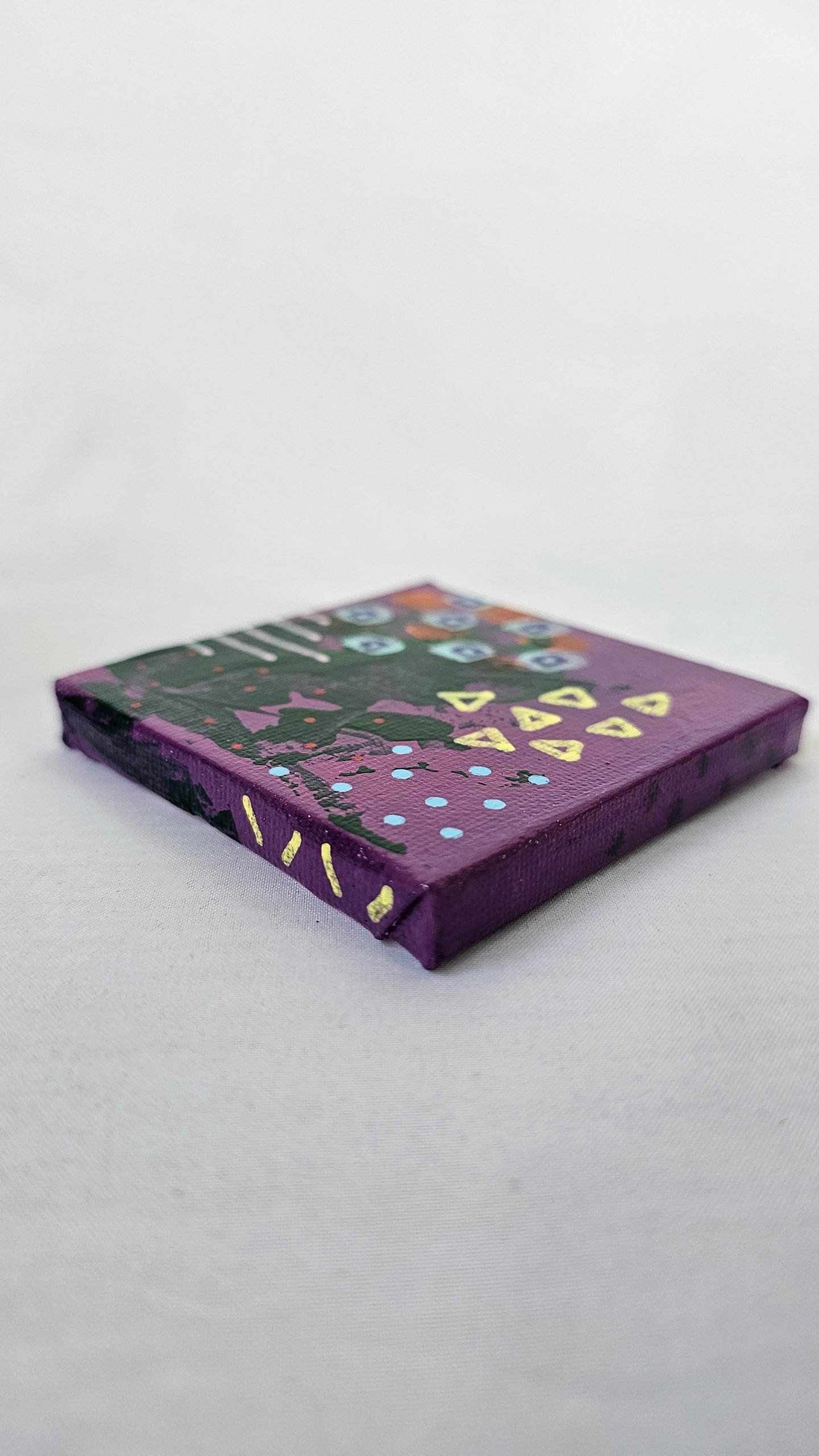 Mini Canvas With Easel Purple 01